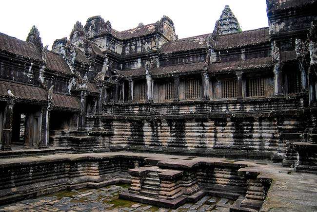 Angkor Wat (tiếng Khmer អង្គរវត្ត)