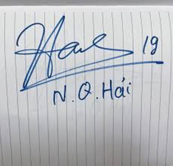 Chữ ký cầu thủ Quang Hải