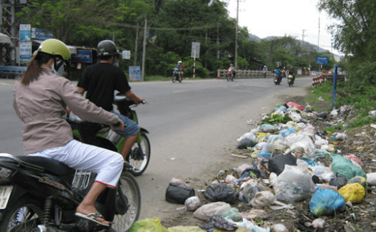 Viết bài văn nêu suy nghĩ về hiện tượng vứt rác ra đường hoặc những nơi công cộng lớp 9