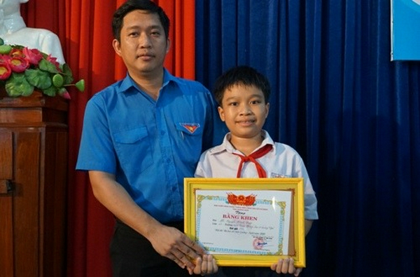 Cậu bé Võ Nguyễn Minh Triết thành thạo 5 ngôn ngữ lập trình
