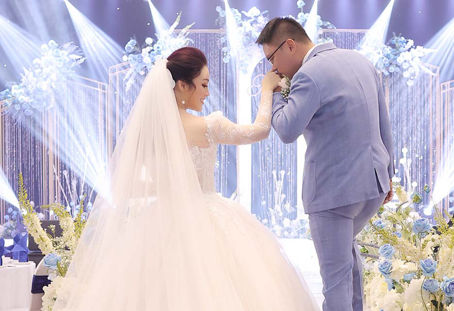 Ca sĩ Tân Nhàn kết hôn lần 2 với chồng mới