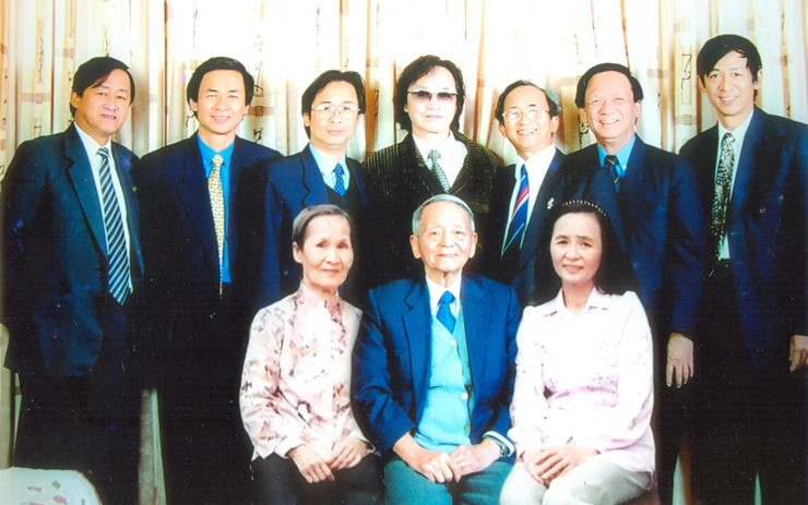 Huyền thoại gia đình khoa bảng của cố giáo sư Nguyễn Lân