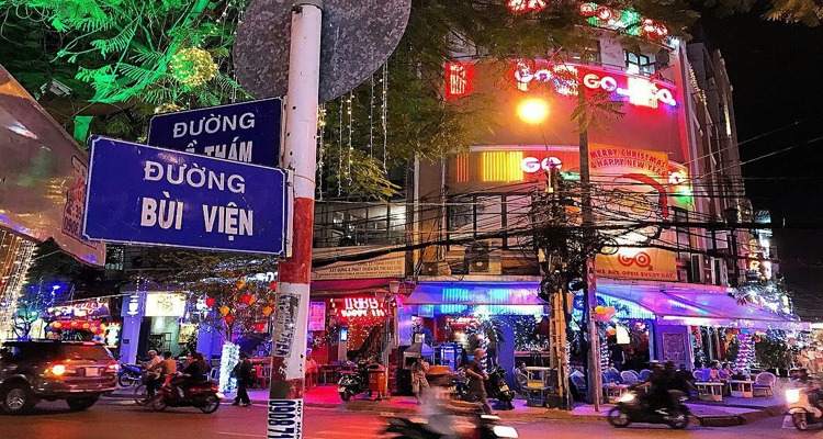 Khu phố không ngủ ngay tại trung tâm Sài Gòn náo nhiệt